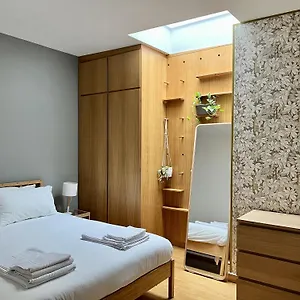 Bilocale Su Corte Milanese Apartamento